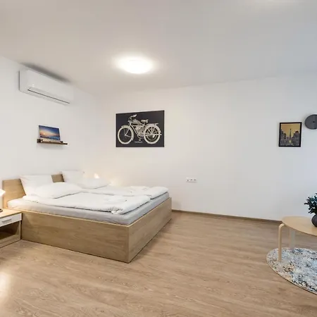 Downtown Erkel 503 *